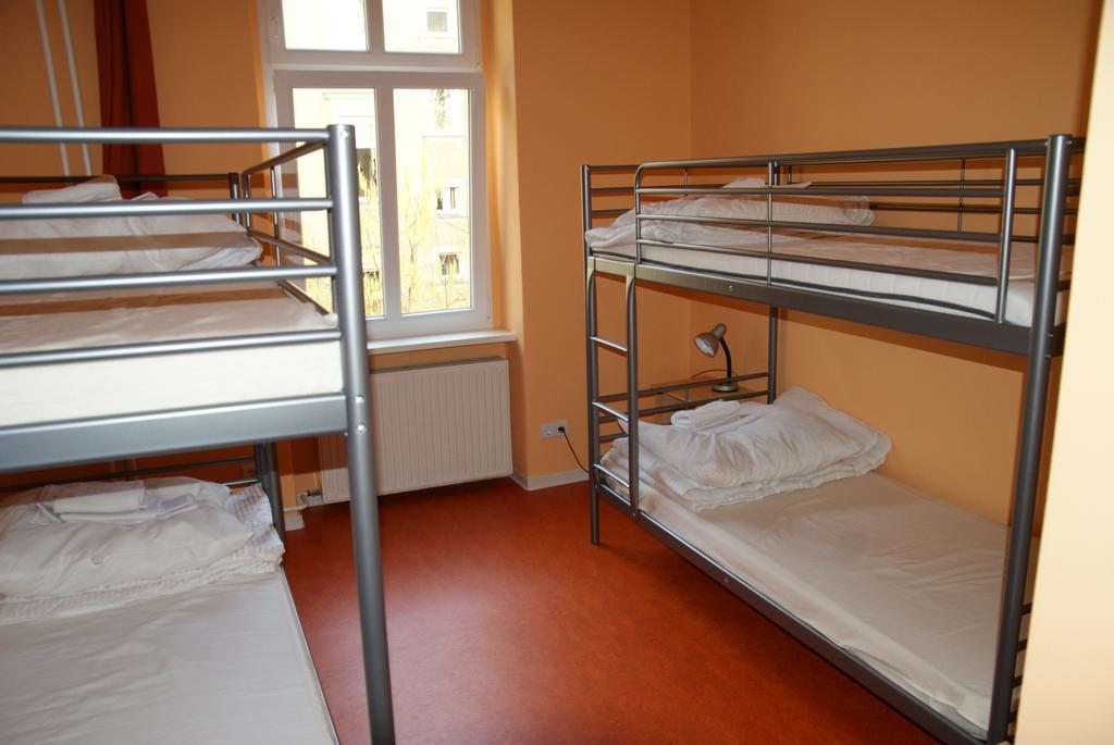 Happy Go Lucky Hotel + Hostel Берлин Экстерьер фото